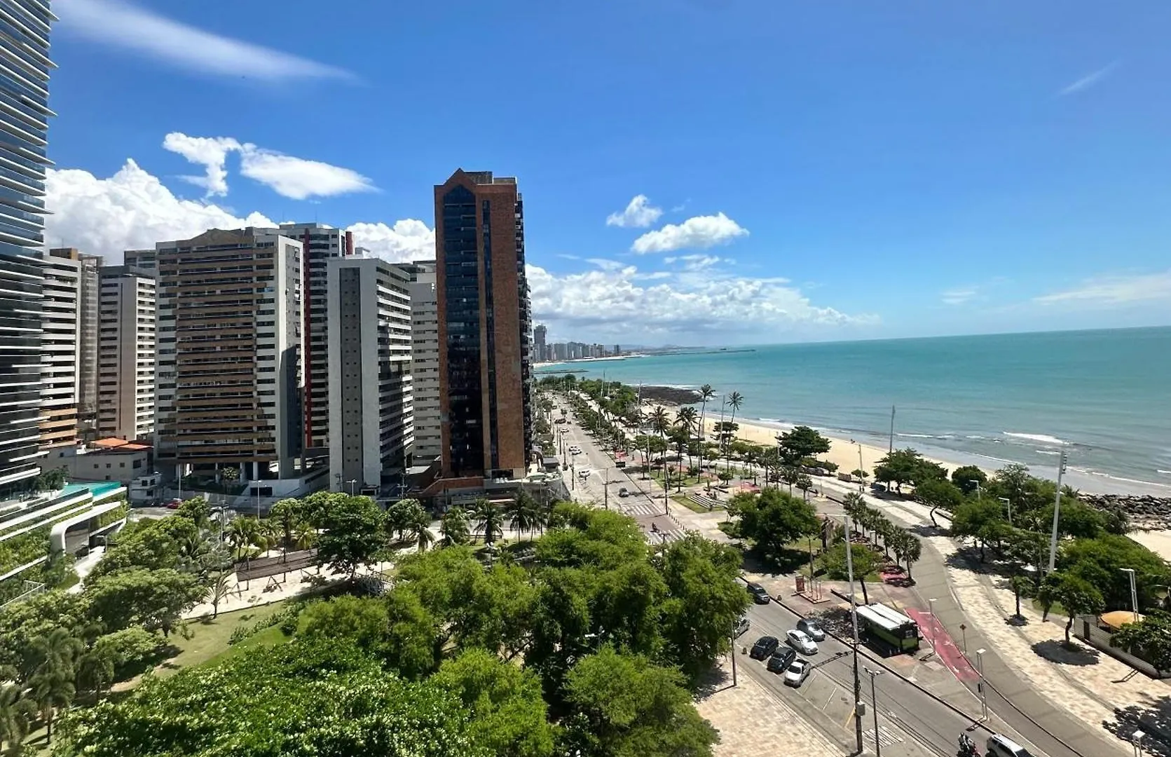 Golden Flat Fortaleza - Apt 958 contacts